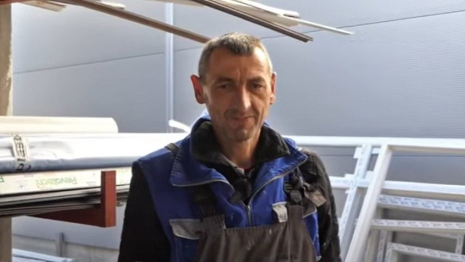 OVAJ ČOVEK NAŠAO JE NOVČANIK SA 5.000 EVRA NA PODU Odmah je znao šta će s parama, o njemu priča ceo Balkan