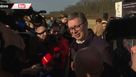 DOBAR DAN! NJIHAO! Vučić se ovako javio putarima, a njihove reakcije - OVO SU MU REKLI KAO IZ TOPA