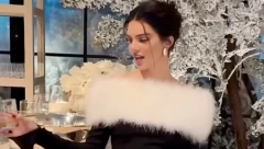 U STILU STAROG HOLIVUDA Kendal Džener oduševila u glamuroznoj crno-beloj haljini koja je istakla njenu zanosnu figuru