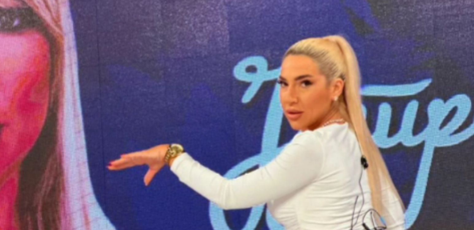 MEDIJSKO ČUDOVIŠTE! Jovana Jeremić pokazala izvajano telo, poze oduzimaju dah, društvene mreže dovela do usijanja