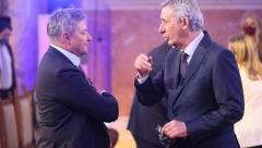 NOVAK GOVORI O OSVAJAJNJU SVETA, VRHU PLANETE Svetislav Pešić održao predavanje: Kad Piksi zove, mora da se dođe