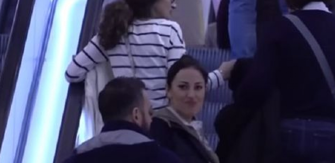 PRIJOVIĆKA KAO SAV NORMALAN SVET Sa sinom i suprugom pevačica šeta bez trunke šminke