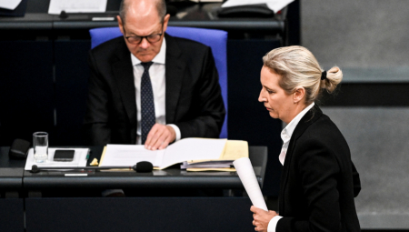 NEMAČKA NA RASKRSNICI Kineski igrač preti da zgazi Šolca i preuzme Berlin