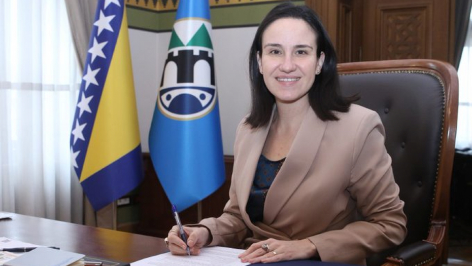 SRAMOTNO Gradonačelnica Sarajeva protiv spomen ploče na mestu gde su bile ukopane žrtve sa Kazana