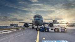 RADNICI OBEZBEĐENJA NA AERODROMU SPREČILI INCIDENT Ono što je putnik pokušao da prošvercuje u pantalonama izaziva jezu!