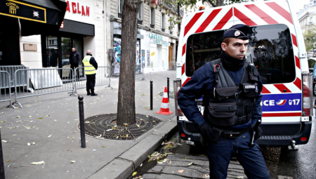 FRANCUSKA IZVODI 30.000 POLICAJACA NA ULICE Poslato upozorenje