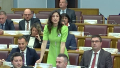 "NAŠI PRECI SE PREVRĆU U GROBU BRZINOM KOJOM ŽELITE DA NAS ZADUŽITE" Jevrosima Pejović raskrinkala Spajića!