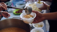 SVE JE VIŠE GLADNIH Rekordan broj ljudi traži pomoć