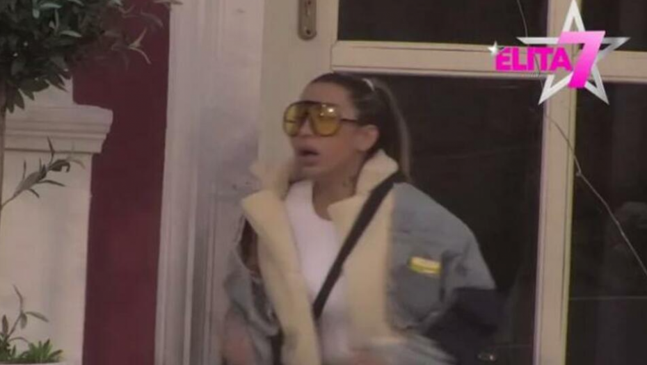 MAJKA ANELI AHMIĆ UHODI STANIJU? Otišla ispred starletine zgrade i uradila ovo, niko nije mogao da poveruje