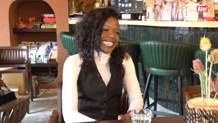 DEVOJKA IZ KONGA ZALJUBLJENA U SRBIJU: Želja joj je da jednog dana obiđe Kosovo i Metohiju (VIDEO)