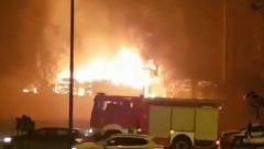 BURNA NOVOGODIŠNJA NOĆ U KIKINDI Veliki požar u dvorištu fabrike, plamen se video iz svih delova grada (FOTO)