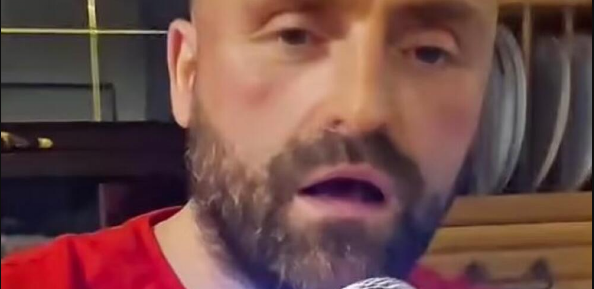 DI-DŽEJ URINIRAO PO ČOVEKU OBOLELOM OD RAKA Snimak razbesneo javnost, a on izneo sramnu odbranu