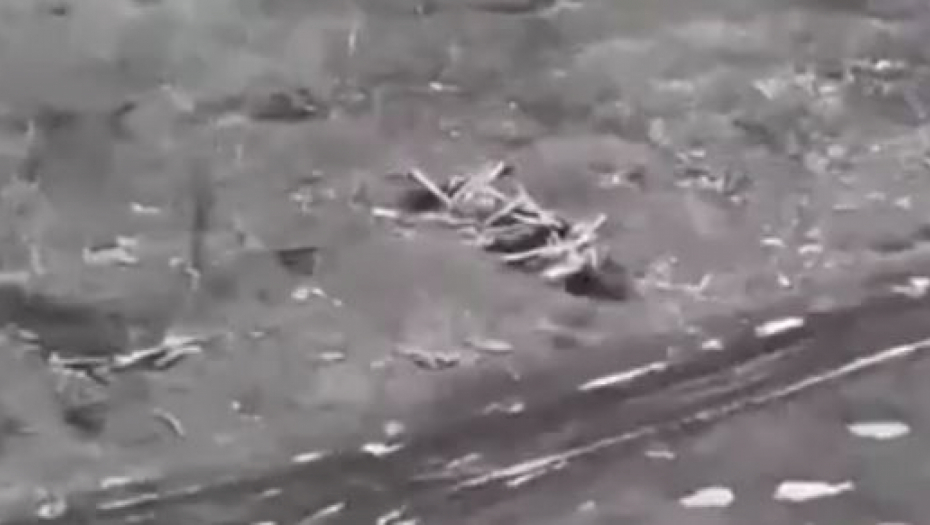 UZNEMIRUJUĆI VIDEO! Naterali zarobljene padobrance da kleknu, a onda im uradili ovo