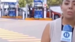 SNIMAO JE KOLEGINICU, PA POMERIO KAMERU U STRANU Razlog je TAKVA RIBETINA da to NIJE REALNO