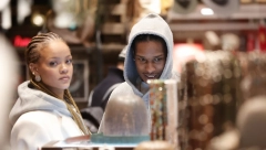 RIJANA PROŠETALA NOVU FRIZURU Ona i njen partner u identičnim stajlinzima, ali svu pažnju odneli su njeni sinovi