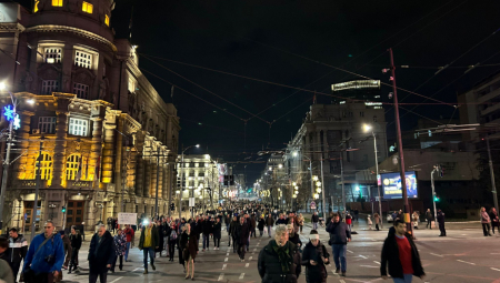 BLOKIRAN CENTAR GRADA "Studenti" u Kneza Miloša dobili pojačanje od opozicionih političara (FOTO/VIDEO)