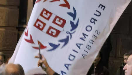 NEMAČKA POSLANICA: Nije slučajno da akteri iz država NATO-a od maja pozivaju na srpski „Majdan“