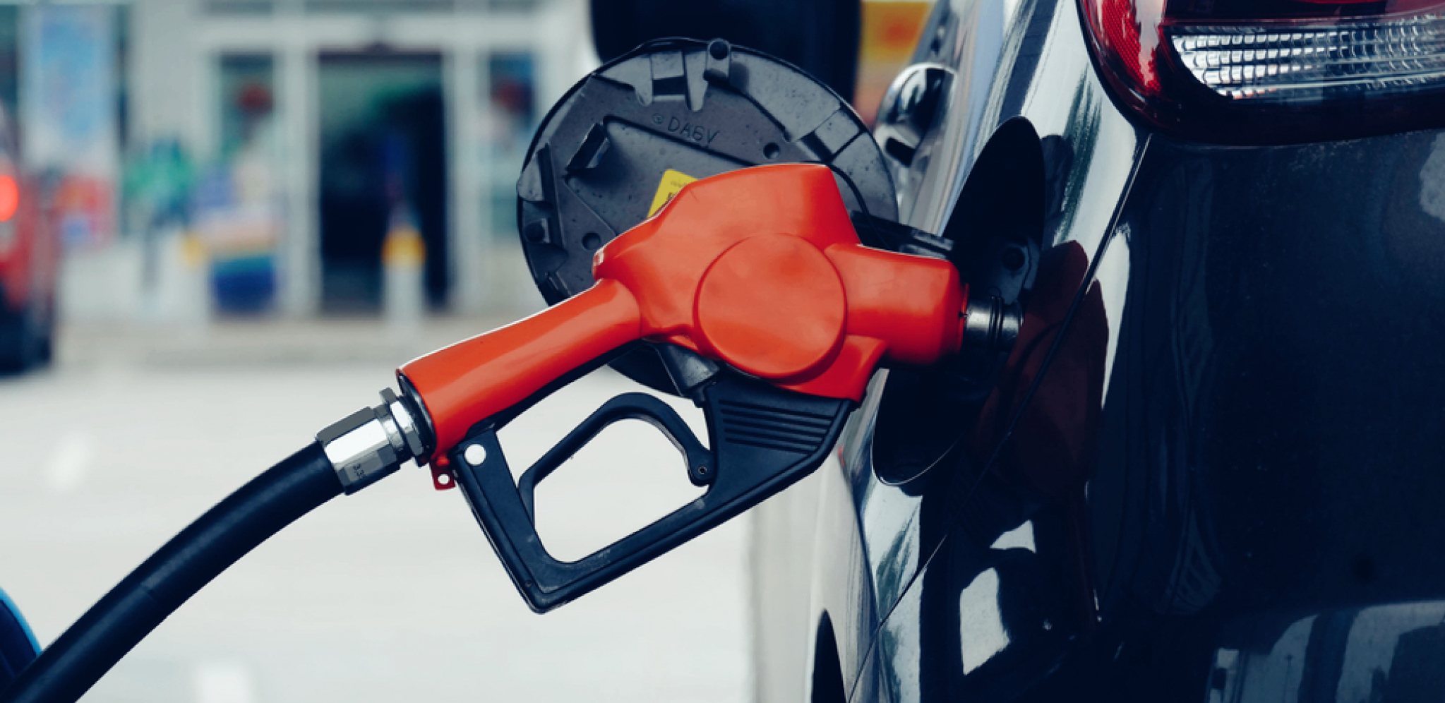 CENA GORIVA SKAČE ZA 500 ODSTO! Ova zemlja je objavila dramatične vesti, LITAR ĆE OD FEBRUARA BITI 5 EVRA