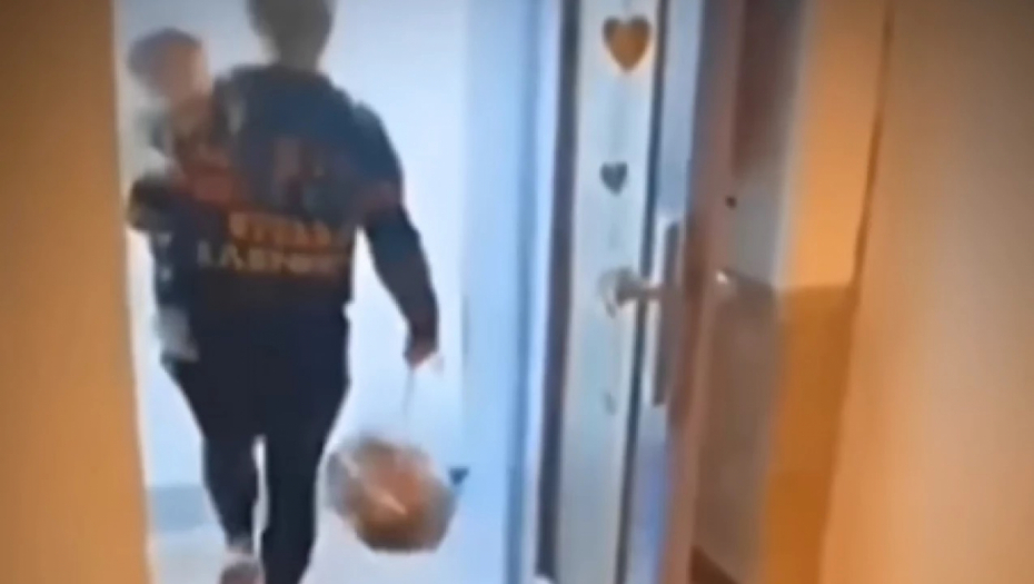 ONA JE NAZVANA MAJKOM GODINE Razlog će vas nasmejati (VIDEO)