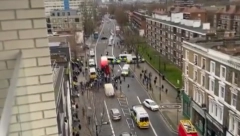 DEMONSTRANTI NAPALI POLICIJU U LONDONU Usledio brutalan odgovor, izbio HAOS na ulicama (VIDEO)