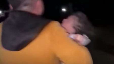 SPASIOCI IZVUKLI BEBU IZ RUŠEVINA NA JUGU GAZE Ljudi su rukama iskopali dete (VIDEO)