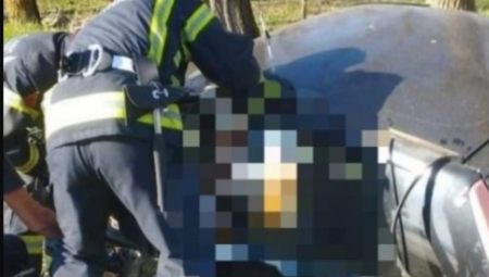 AUTOM SLETEO SA PUTA, PA SE ZAKUCAO U DRVO Nesreća kod manastira Ravanica (FOTO)