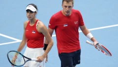 LAKO JE KAD TI NOLE ČUVA LEĐA Hamad želi da mu Đoković bude trener, Olga oduševljena