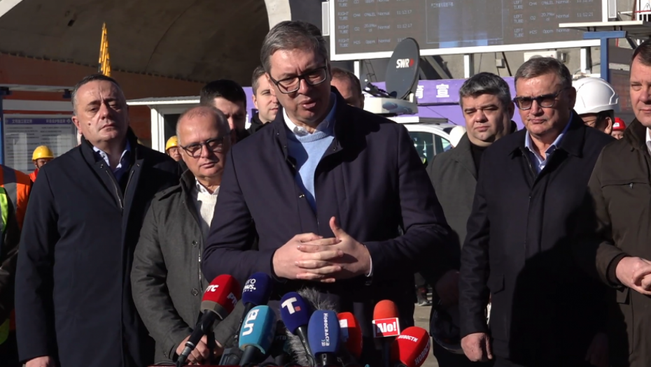 "ŠTA DA RADIMO, IMAMO PROBLEME, UBI ME MUNJINO BRDO" Vučić za Alo! o saradnji sa kineskim firmama