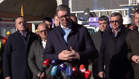 PROSEČNA PLATA BIĆE 1.000 EVRA, INFLACIJA ĆE BITI ISPOD 3 ODSTO Vučić za Alo! saopštio sjajne vesti