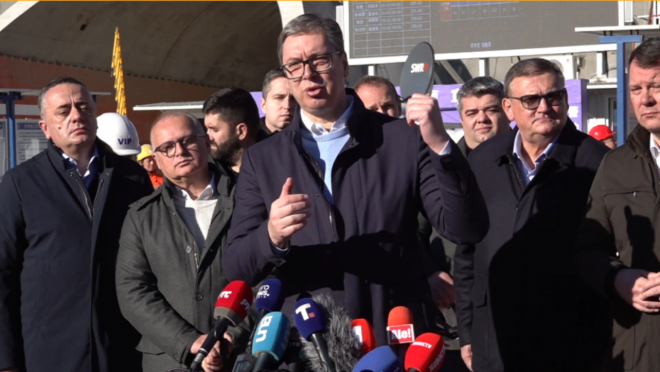 NA INICIJATIVU PREDSEDNIKA VUČIĆA Vlada preporučila poslodavcima da zaposlenima omoguće da ne rade 8. januara