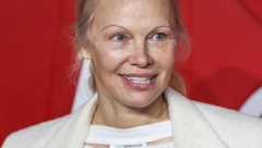 REKLI JOJ DA ĆE UMRETI ZA 10 GODINA, CRNI OBLAK JOJ BIO NAD GLAVOM Pamela Anderson se zarazila opakim virusom, a onda je pronašla lek