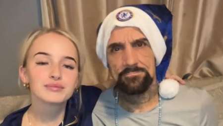 ONA IMA 18, A NJEN DEČKO 60 GODINA! Društvene mreže bruje o njihovoj vezi, a evo kako su se upoznali (VIDEO)