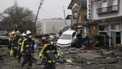 CRNE BROJKE RASTU Broj poginulih u zemljotresu sve veći, stotine ljudi zaglavljeno ispod ruševina