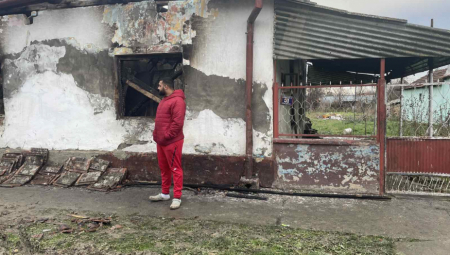 BRAĆA HEROJI ULETELI U ZAPALJENU KUĆU U NOVOM BEČEJU Jezive slike sa lica mesta: "Olgicu smo uspeli da izvučemo, ali Ivicu..." (FOTO/VIDEO)