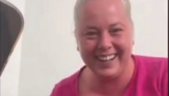 "SAN MI JE DA NEŠTO OVAKO DOŽIVIM" Snimak dve najbolje drugarice obišao svet: Kolike su šanse da se ovako nešto desi? (VIDEO)