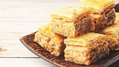 NAJLEPŠE BOŽIĆNE ČESNICE U Vojvodini se pravi sa orasima i medom, a na jugu je posna