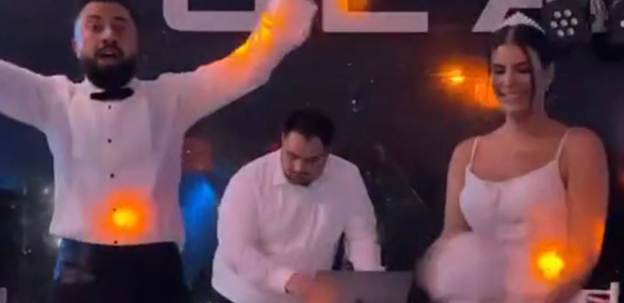 SVI GLEDAJU ŠTA MLADOŽENJA RADI Snimak sa svadbe usijao društvene mreže: "Vidi se da je ceo život čekao ovo" (VIDEO)