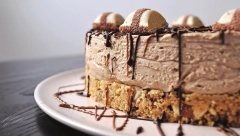 FENOMENALNA KINDER TORTA Osvaja na prvi zalogaj, ulepšaće prazničnu trpezu