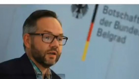 ČOVEK U KOG SE KUNU ĐILASOVCI OPET ŠIRI MRŽNJU, NIŠTA IM NE VALJA Grenel objavio da im je Kurti polako bez podrške, on se odmah uzjogunio!