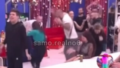 URNEBESNE SCENE U ELITI Uroš gledaoce nasmejao do suza, a nije ni slutio šta mu se dešava iza leđa