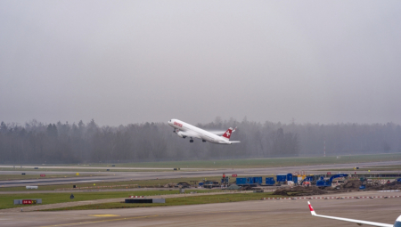 DETALJI DRAME NA NEBU IZNAD BEOGRADA Putniku pozlilo u toaletu letelice, ubrzo je umro