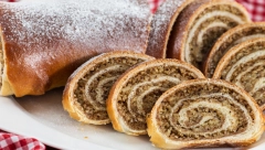 SLASNA ŠTRUDLA SA ORASIMA Neodoljivo slatka, otopićete se od miline