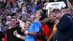 POJAVIO SE NOVAK, A ONDA JE NASTAO HAOS Pogledajte kakvu je ludnicu Đoković izazvao na Australijan openu (VIDEO)