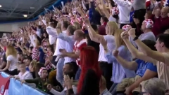 NAPRAVILI IM UGOĐAJ KAO DA SU NA CETINJU Hrvatski navijači Crnogorce dočekali Tompsonom ali romansa nije dugo trajala: Intervenisala policija!