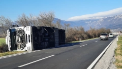 DRAMA U SLOVENIJI, OLUJA PREVRĆE KAMIONE Među njima je i jedan koji je vozio muškarac iz Srbije