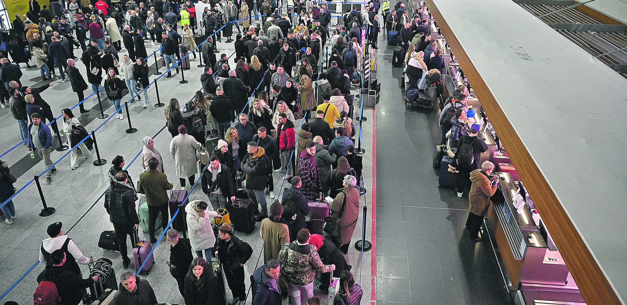 NAPUŠTAJU KOSOVO U OGROMNOM BROJU Panika u Prištini, stiglo upozorenje