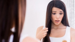 OPADANJE KOSE POSLE ODMORA JE ALARM — DA ILI NE? Evo šta treba da uradite kada skupite klupko dlaka u ruci