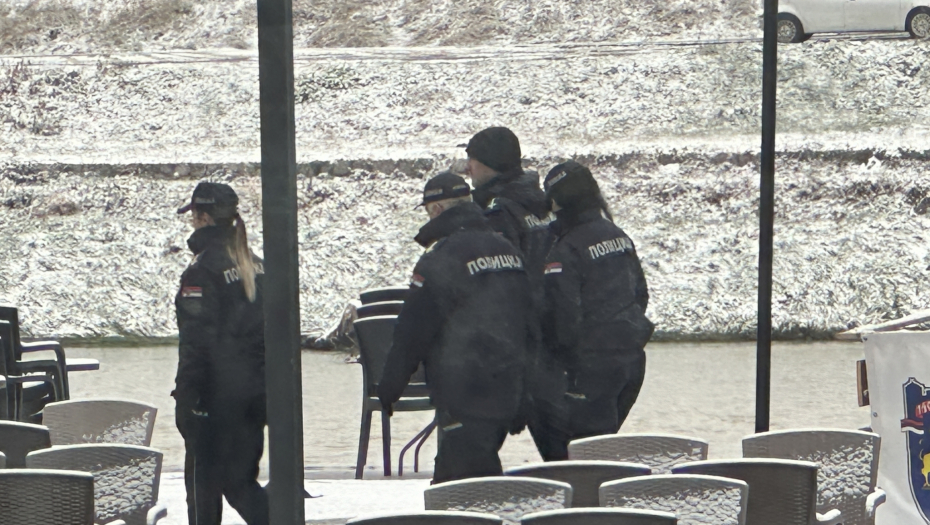 POTRAGA ZA ŽENOM KOJA JE SKOČILA U MORAVU JOŠ UVEK TRAJE Torbu sa dokumentima ostavila na brani