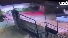 JEZIVO! Kamere snimile kako izraelska vozila gaze mrtve Palestince