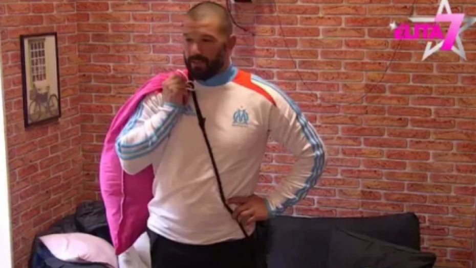 NIKOLA LAKIĆ BEŽI IZ ELITE Skandal u rijalitiju, doživeo pomračenje nakon sukoba sa Ivanom Marinkovićem